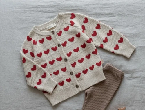 Petit Piao strikcardigan beige med hjerter 