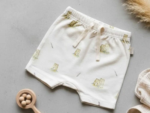 Petit Piao castle shorts print