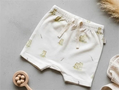 Petit Piao castle shorts print