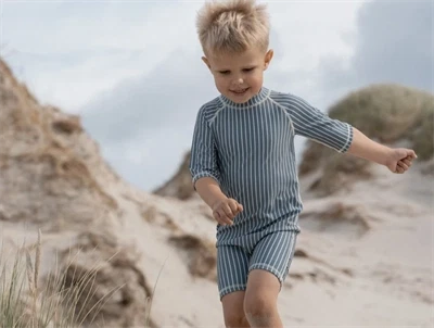 Petit Piao badedragt blå mirage med råhvide striber