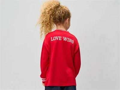 THE NEW Ruby langærmet t-shirt rød pige bagfra