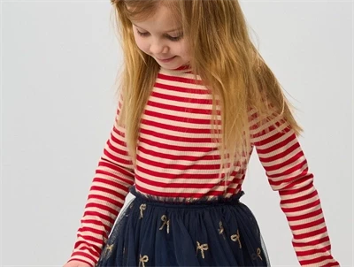 THE NEW rib t-shirt i røde og hvide striber med lange ærmer