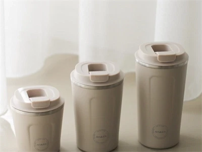AYA&IDA CUP2GO termokop 500 ml i Cream Beige med låg
