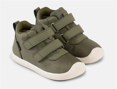 Bundgaard Moon sko i army grøn med velcro lukning set forfra