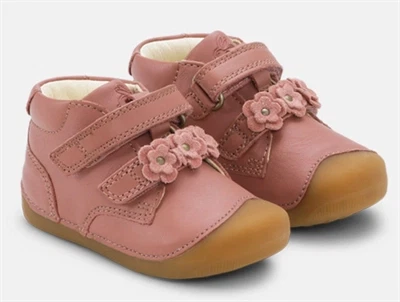 Bundgaard Petit Flower prewalker blush set fra siden