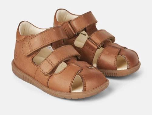 Bundgaard Ranjo sandal cognac med lukket tå og velcro