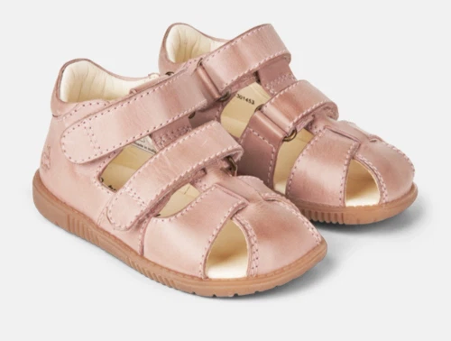 Bundgaard Ranjo sandal vintage rose med lukket tå og velcro