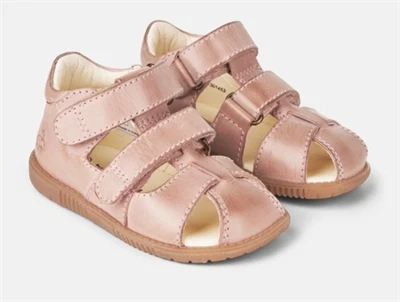 Bundgaard Ranjo sandal vintage rose med lukket tå og velcro