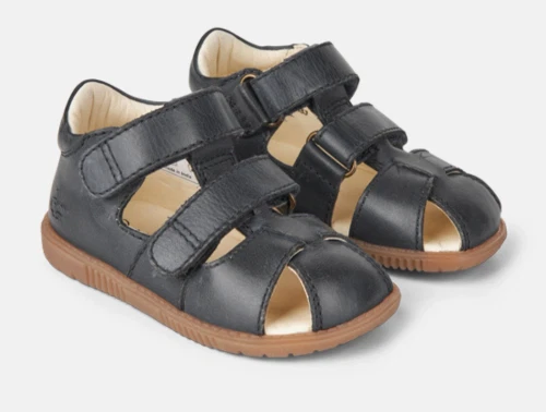 Bundgaard Ranjo sandal navy med lukket tå og velcro
