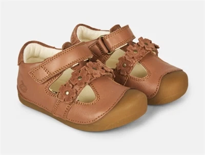 bundgaard petit summer flower sandal cognac med blomster og velcro  