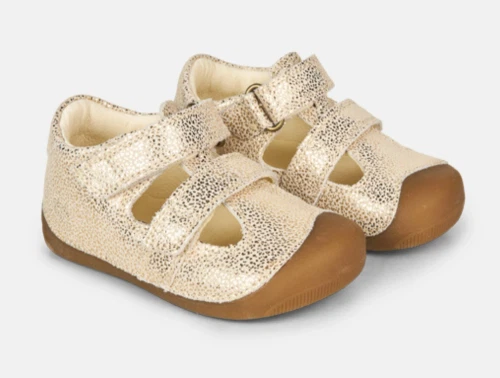 Bundgaard Petit Summer sandal guld med velcro og lukket tå