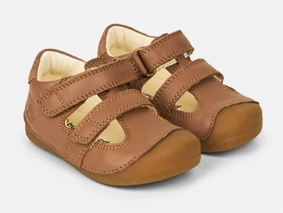 Bundgaard Petit Summer sandal cognac med velcro og lukket tå  