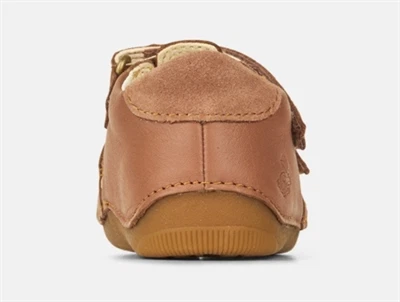 Bundgaard Petit Summer sandal cognac med velcro og lukket tå  