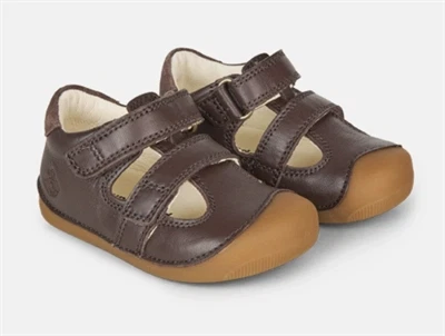 Bundgaard Petit Summer sandal mørkebrun med velcro og lukket tå   