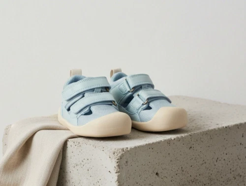 bundgaard suki sandal sky med velcro og lukket tå  