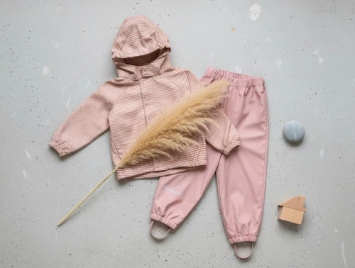 Bundgaard Cayce regnsæt i rosa nuance med vintage rose stripe og aftagelig hætte