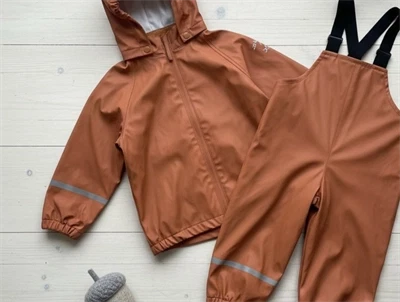 CeLaVi amber brown regntøj recycled PU