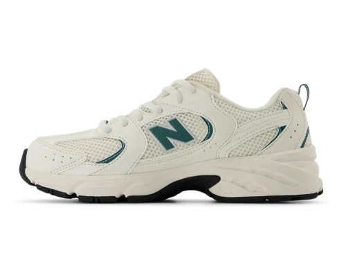 New Balance 530 sneaker råhvid/grøn fra siden