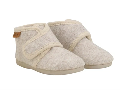 En Fant uldfutter sand melange med gummisål set forfra