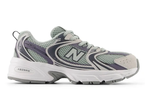 New Balance 530 børnesneaker i grå med mesh og snørelukning