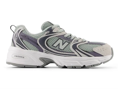 New Balance 530 børnesneaker i grå med mesh og snørelukning
