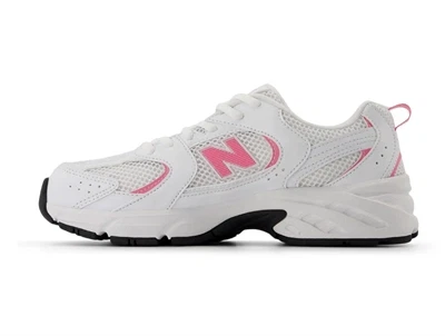 New Balance 530 sneaker i white/signal pink med mesh