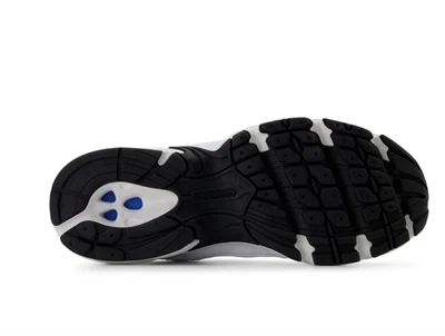 New Balance 530 sneaker i white/signal pink med mesh- sålen set fra siden