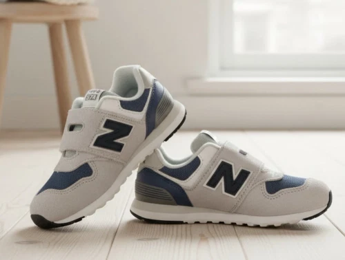 New Balance 574 prewalker sneaker i grå nuance med velcrolukning
