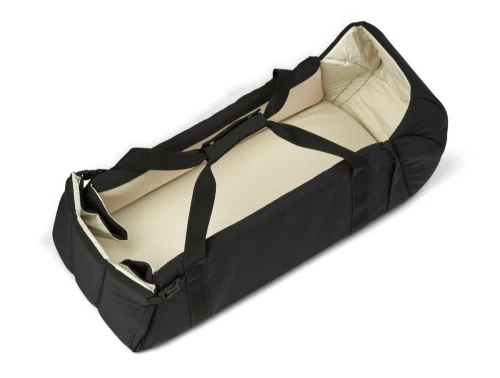 Liewood Amber baby lift i sort med blød polstring