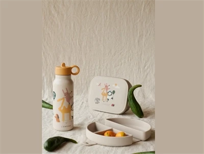 Liewood Falk drikkedunk around the world sandy i miljø