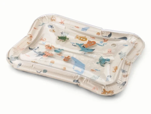 Liewood Elin oppustelig aktivitetsmåtte med havdyr print i sandy nuance