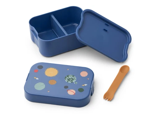 Liewood Kamil madkasse i universe og classic navy med bestik