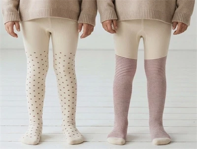 MINIPOP bambusstrømpebukser i pale pink med prikker