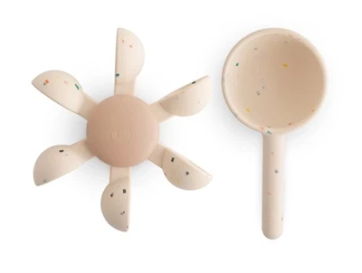 Mushie vandhjul badlegetøj i silikone med confetti