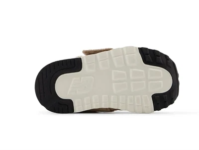 New Balance 574 sneaker i flat taupe/pink taffy med velcro- sål