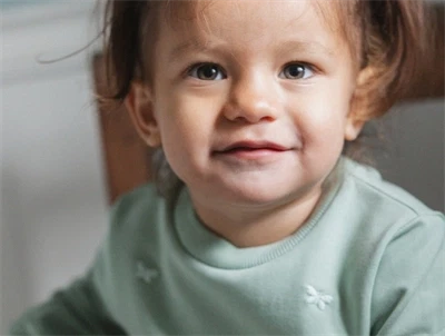 Petit Piao sweatshirt i lysegrøn på barn