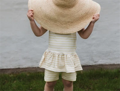 Petit Piao bike shorts råhvid med gule striber på barn