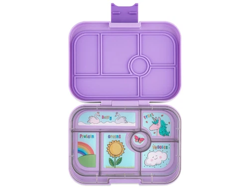 Yumbox Original madkasse i lavendel lilla med åben låg og unicornprint i inderbakken