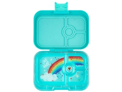 Yumbox Panino madkasse i misty aqua med regnbueprint og fire rum
